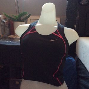 NikeFit Cropped Tank Top